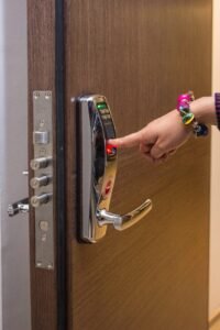 Smart Door Lock – Keyless Entry with App & Fingerprint Access